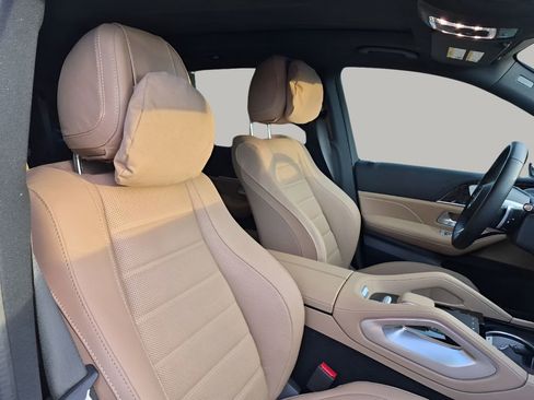 Used 2026 Mercedes-Benz GLS 580 4MATIC image 17