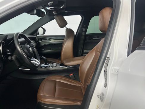 Used 2023 Alfa Romeo Stelvio Ti image 23