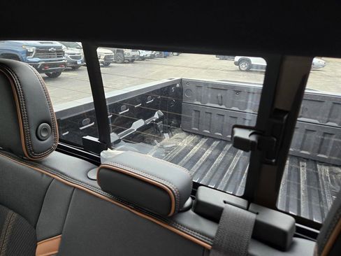 New 2025 GMC Canyon AT4 w/ Nightfall Edition image 21