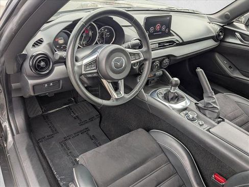 Used 2022 MAZDA MX-5 Miata Club RWD image 10
