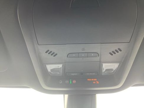 Used 2024 Buick Enclave Premium FWD image 27