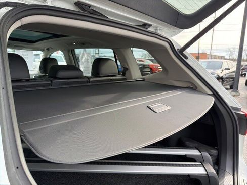 Used 2024 Volkswagen Tiguan SE image 53