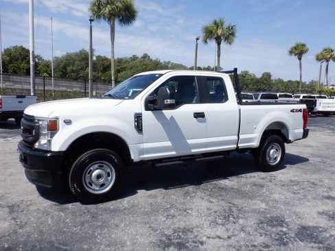 Used 2022 Ford F250 XL w/ Power Equipment Group AWD/4WD image 2