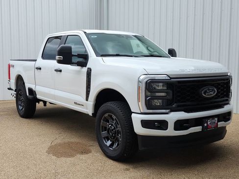 New 2026 Ford F250 XL w/ STX Appearance Package AWD/4WD image 1