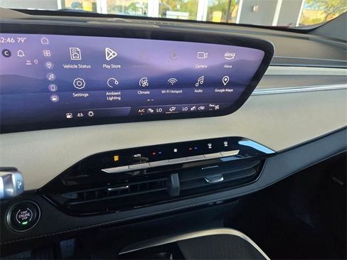 Used 2025 Buick Enclave Preferred w/ Power Package image 12