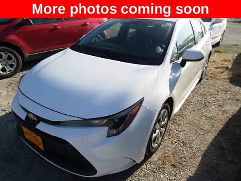 Used 2025 Toyota Corolla LE FWD image 1