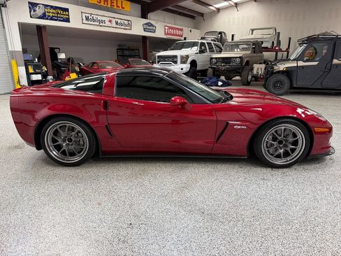 Used 2011 Chevrolet Corvette Z06 RWD image 9