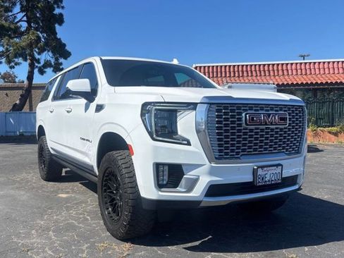 Used 2021 GMC Yukon XL Denali w/ Denali Premium Package AWD/4WD image 1