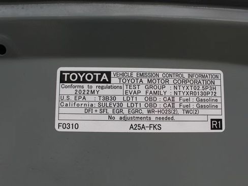 Certified 2022 Toyota RAV4 XLE FWD image 61