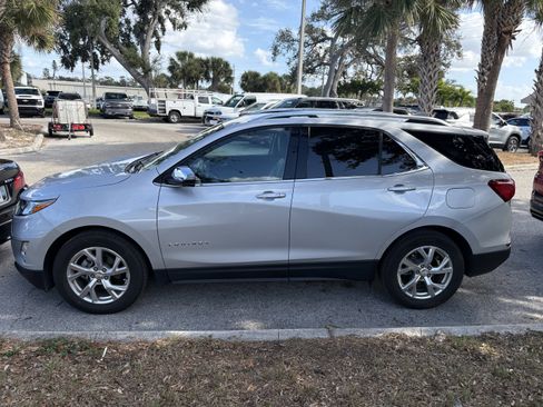 Used 2019 Chevrolet Equinox Premier image 3