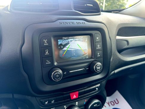 Used 2016 Jeep Renegade Limited image 13
