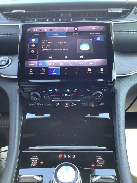 Certified 2023 Jeep Grand Cherokee Overland w/ Luxury Tech Group IV AWD/4WD image 21