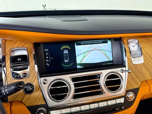 Used 2021 Rolls-Royce Dawn RWD image 21