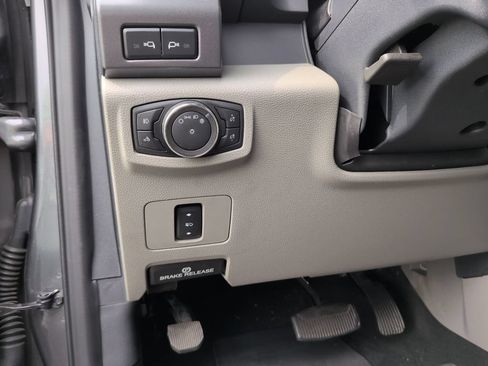 Used 2022 Ford F350 XLT w/ Black Appearance Package AWD/4WD image 23