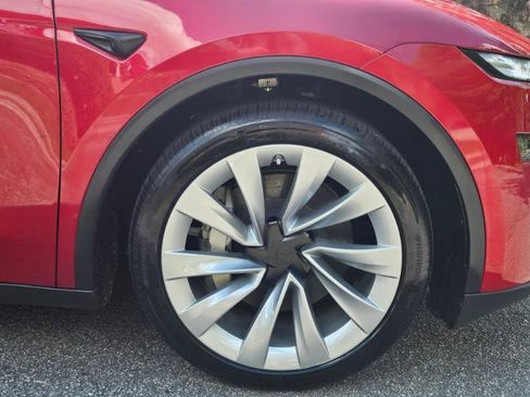 Used 2026 Tesla Model Y Long Range RWD image 17