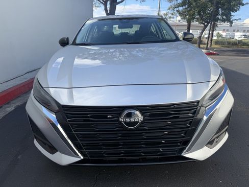 Used 2024 Nissan Altima 2.5 S FWD image 6
