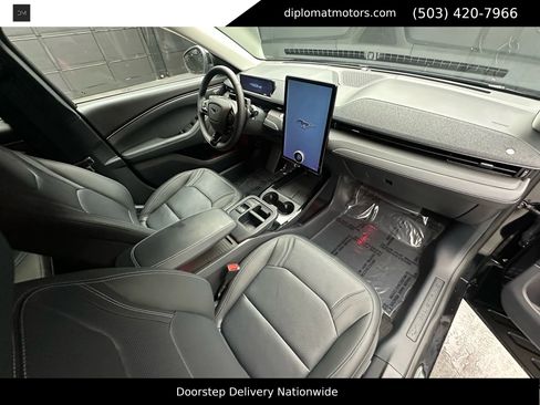 Used 2025 Ford Mustang Mach-E Premium image 18