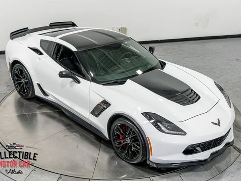 Used 2015 Chevrolet Corvette Z06 w/ 3LZ Preferred Equipment Group RWD image 38