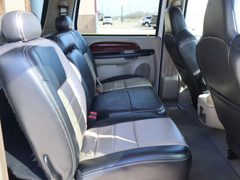 Used 2005 Ford Excursion Eddie Bauer image 40