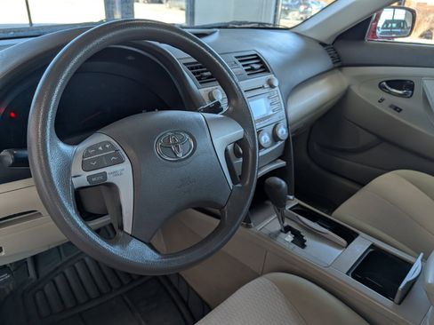 Used 2010 Toyota Camry LE image 12