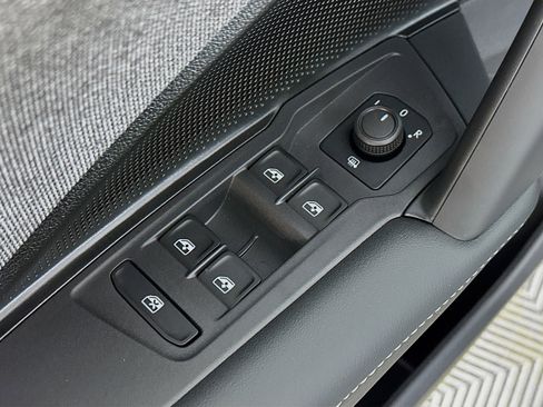 New 2025 Volkswagen Tiguan S image 17