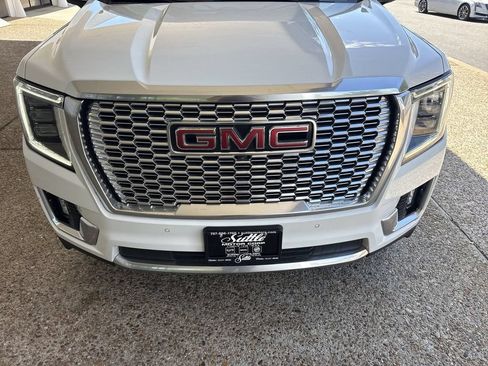 Certified 2021 GMC Yukon XL Denali AWD/4WD image 32