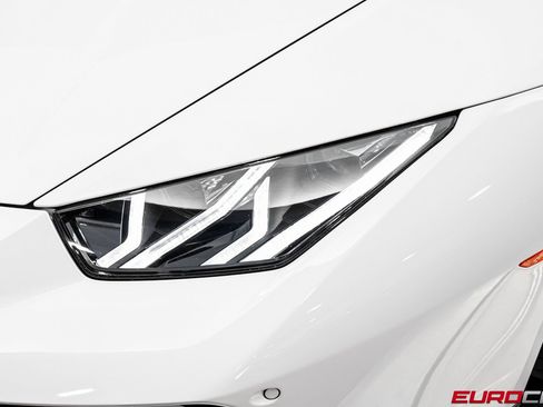 Used 2018 Lamborghini Huracan Performante image 13