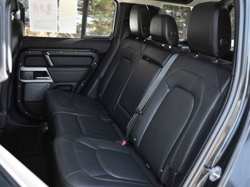 Used 2024 Land Rover Defender 110 S image 16