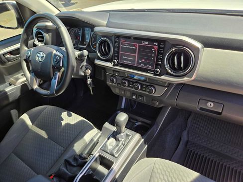 Certified 2021 Toyota Tacoma SR5 AWD/4WD image 13
