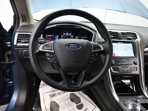 Used 2019 Ford Fusion SE image 29