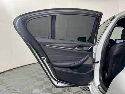 Used 2023 BMW 540i w/ M Sport Package image 25