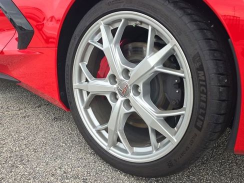 Used 2022 Chevrolet Corvette Stingray Premium Conv w/ Z51 Performance Package RWD image 9