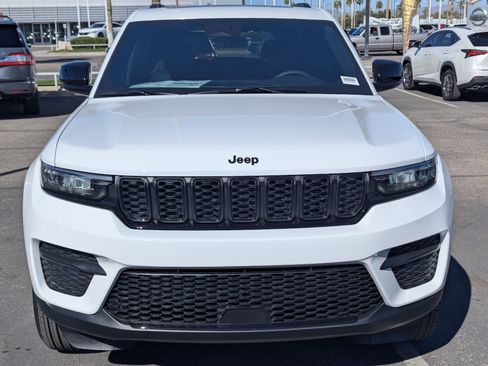 New 2025 Jeep Grand Cherokee 4WD image 6