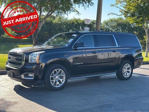 Used 2017 GMC Yukon XL SLE w/ SLE Value Package image 1