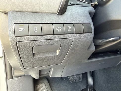 Used 2022 Toyota Camry XLE image 30