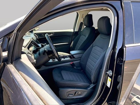 Used 2020 Ford Edge SE FWD image 23