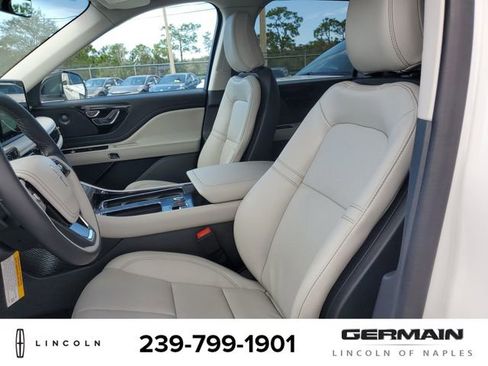 New 2025 Lincoln Aviator 2WD w/ Equipment Group 101A image 18