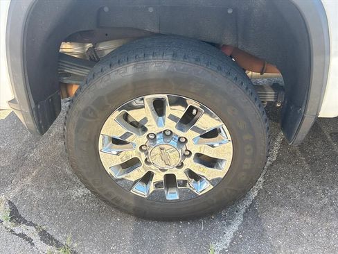 Used 2024 Chevrolet Silverado 2500 LT w/ Convenience Package AWD/4WD image 8