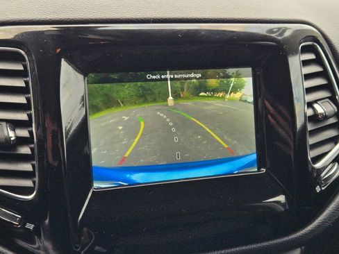 Used 2019 Jeep Compass Altitude image 25