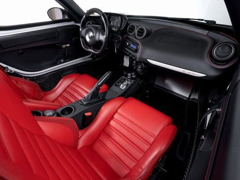 Used 2019 Alfa Romeo 4C Spider RWD image 41