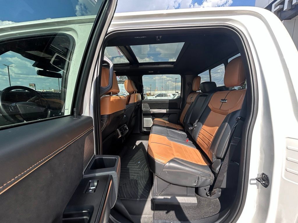 Used 2023 Ford F250 Platinum w/ FX4 Off-Road Package AWD/4WD image 8