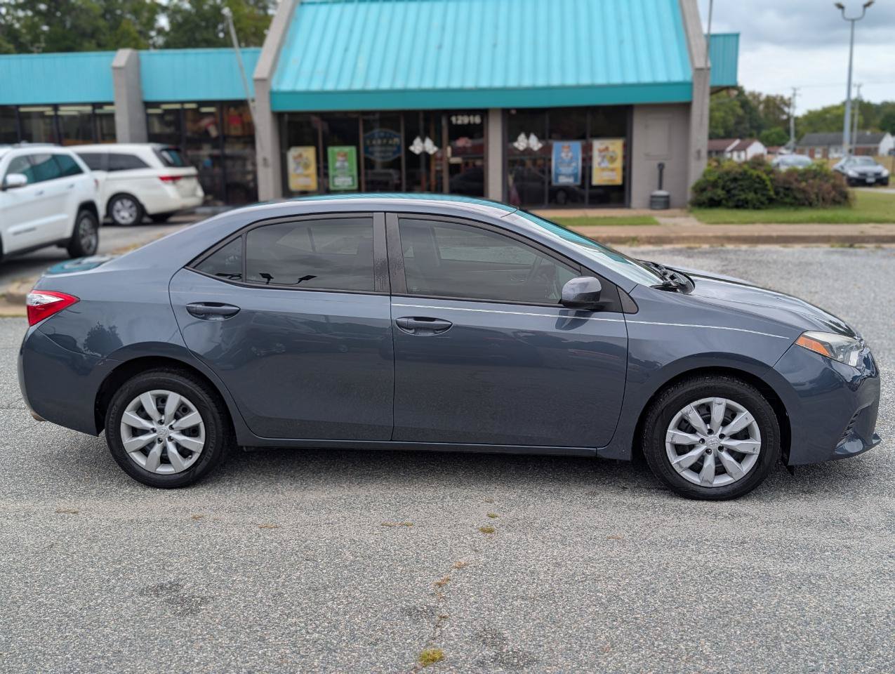 Used 2016 Toyota Corolla LE FWD image 7