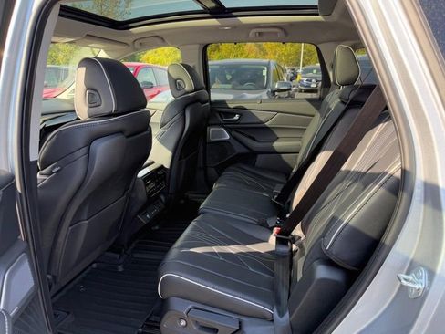 Used 2026 Acura MDX w/ Advance Package image 5