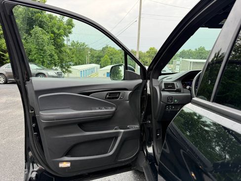 Used 2024 Honda Passport Black Edition image 10