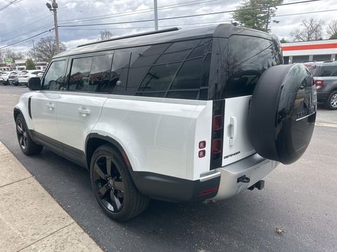 Used 2024 Land Rover Defender 130 S image 4