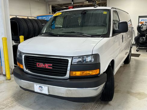 Used 2024 GMC Savana 2500 w/ Driver Convenience Package image 2