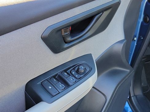 Certified 2025 Subaru Forester AWD/4WD image 21