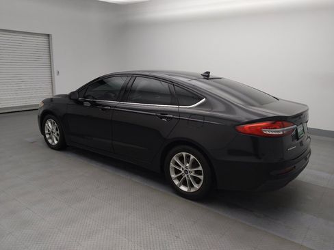 Used 2019 Ford Fusion SE image 3