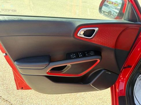 Used 2021 Kia Soul Turbo FWD image 11