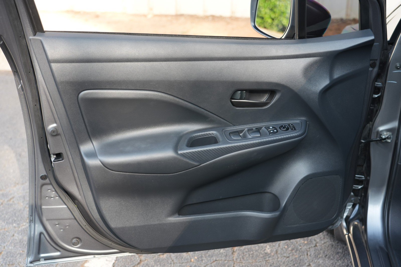 Used 2025 Nissan Versa S w/ Trunk Package FWD image 33
